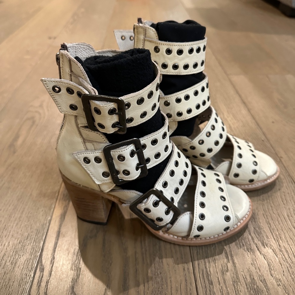 Free bird heels